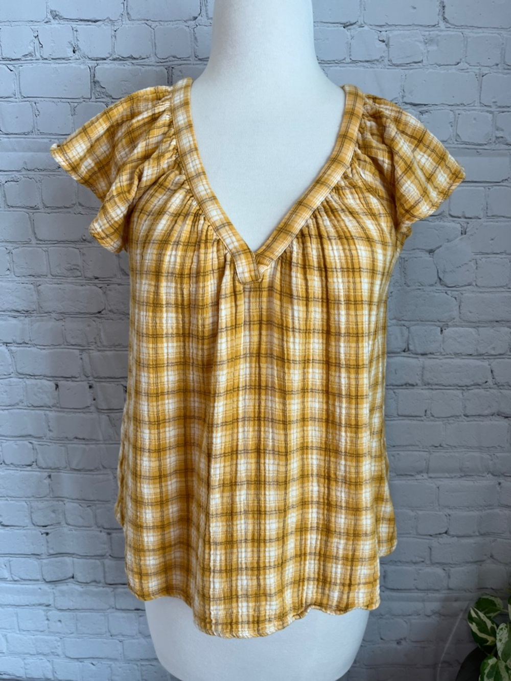 Old Navy Yellow Plaid V-Neck Short Sleeve Blouse
